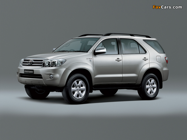 Pictures of Toyota Fortuner ZA-spec 2008–11 (640 x 480)