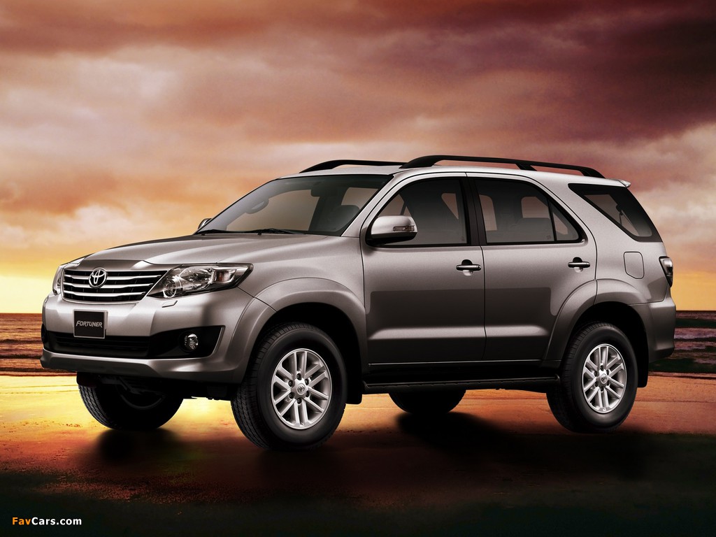 Pictures of Toyota Fortuner 2011 (1024 x 768)