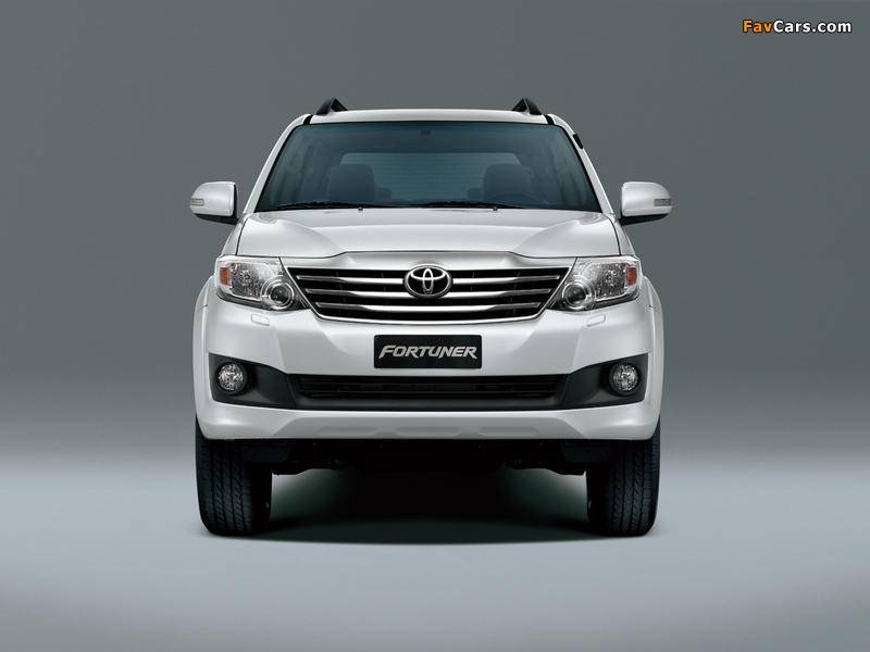 Pictures of Toyota Fortuner 2011 (800 x 600)