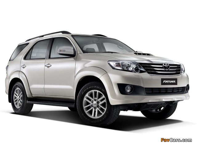 Pictures of Toyota Fortuner MY-spec 2011 (640 x 480)