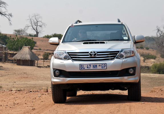 Pictures of Toyota Fortuner ZA-spec 2011