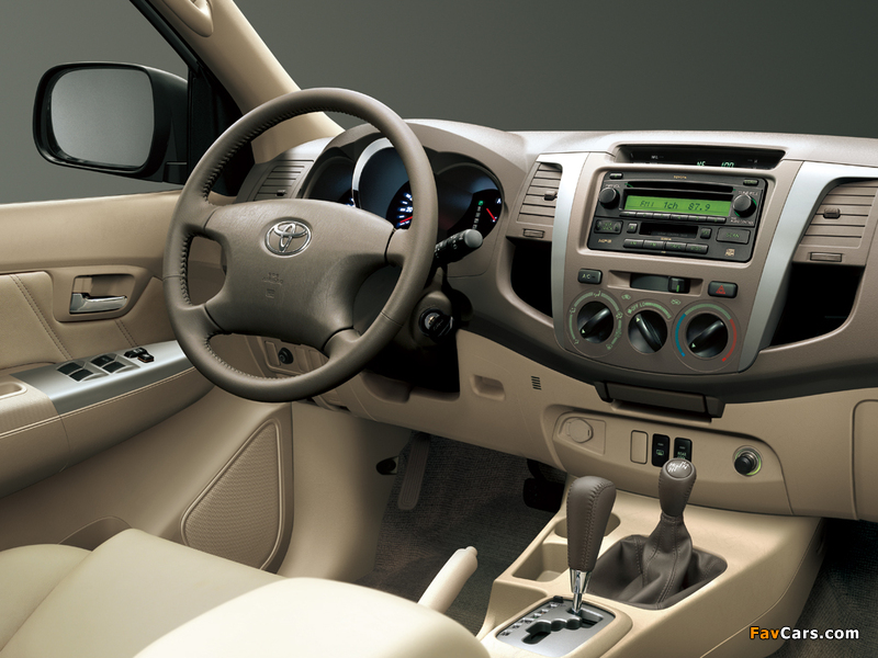 Toyota Fortuner 2005–08 photos (800 x 600)