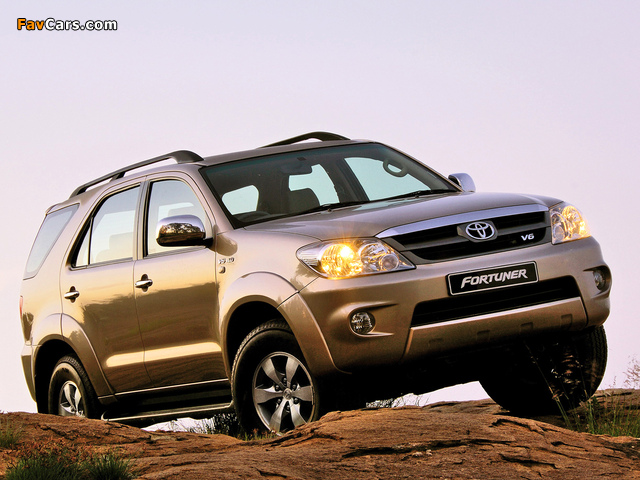 Toyota Fortuner V6 ZA-spec 2005–08 pictures (640 x 480)