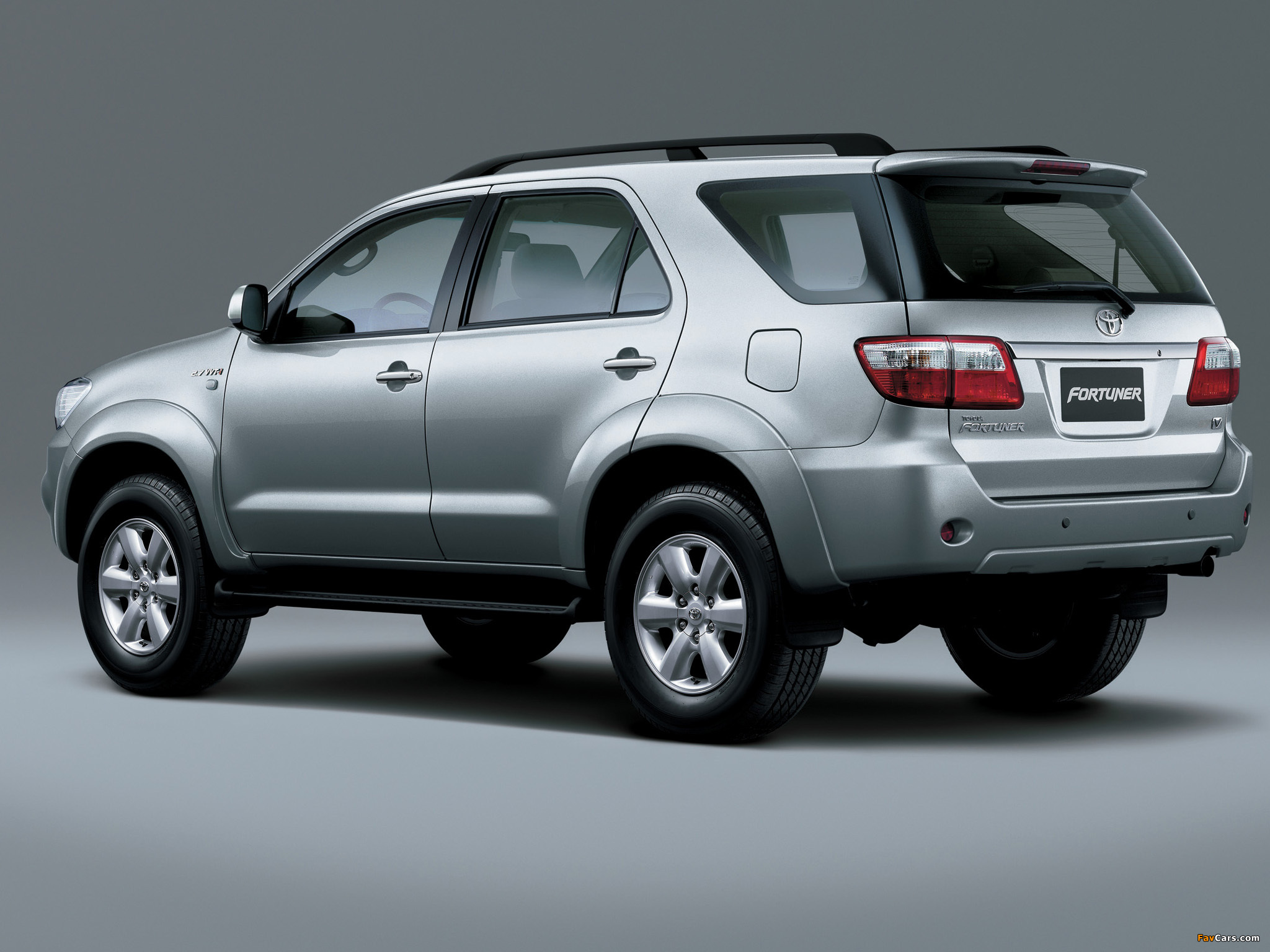 Toyota Fortuner 2008–11 photos (2048 x 1536)