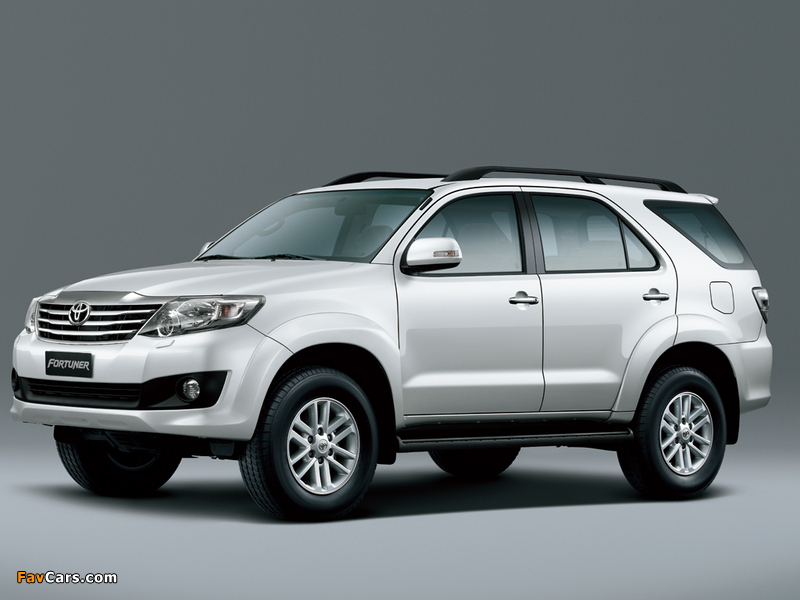 Toyota Fortuner 2011 images (800 x 600)