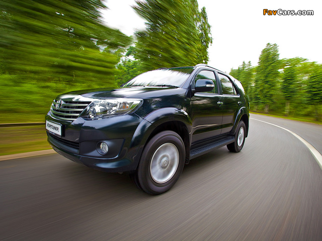 Toyota Fortuner MY-spec 2011 images (640 x 480)