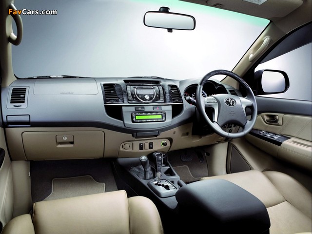 TRD Toyota Fortuner Sportivo 2011 wallpapers (640 x 480)