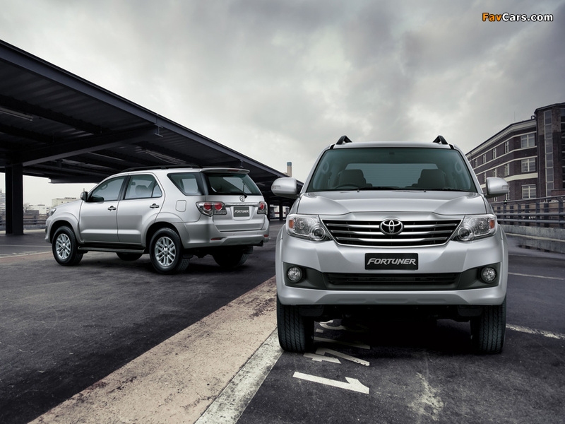 Toyota Fortuner MY-spec 2011 wallpapers (800 x 600)