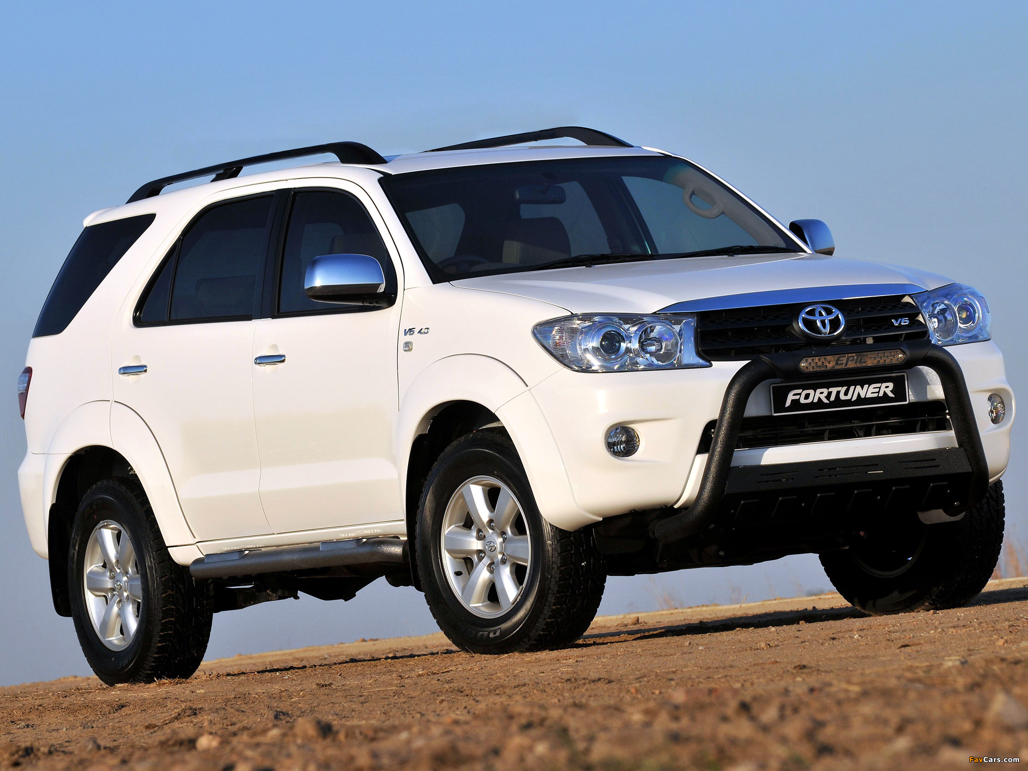 Toyota Fortuner Epic 2009 wallpapers (2048 x 1536)