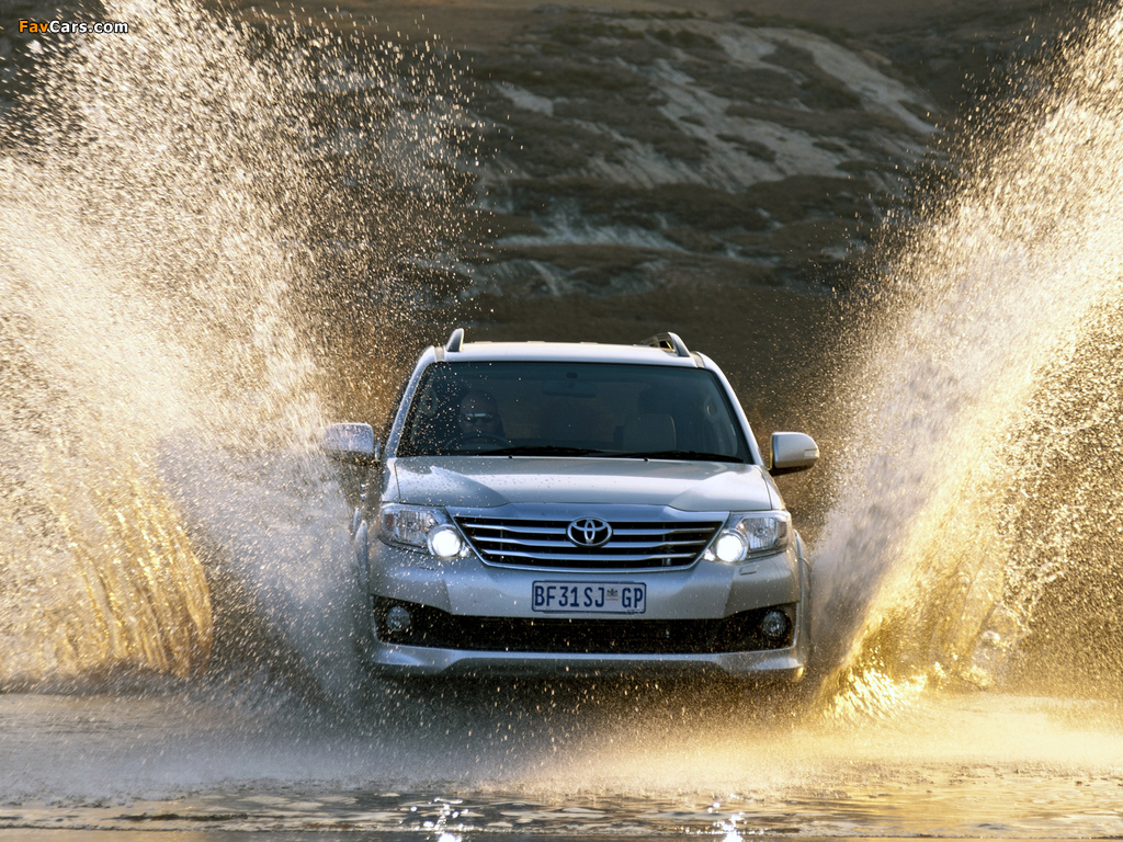 Toyota Fortuner ZA-spec 2011 wallpapers (1024 x 768)