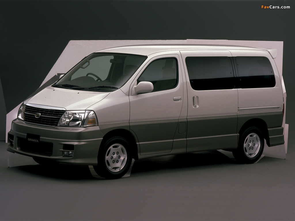 Images of Toyota Granvia 1999–2002 (1024 x 768)