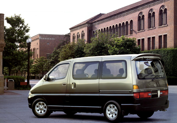 Toyota Granvia (CH10W) 1995–99 wallpapers
