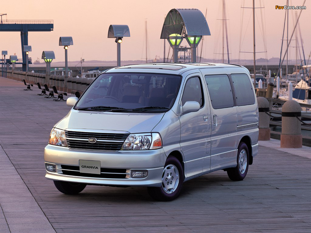 Toyota Granvia 1999–2002 images (1024 x 768)