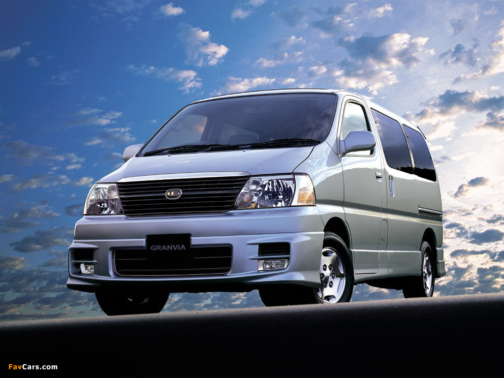 Toyota Granvia 1999–2002 images (1024 x 768)