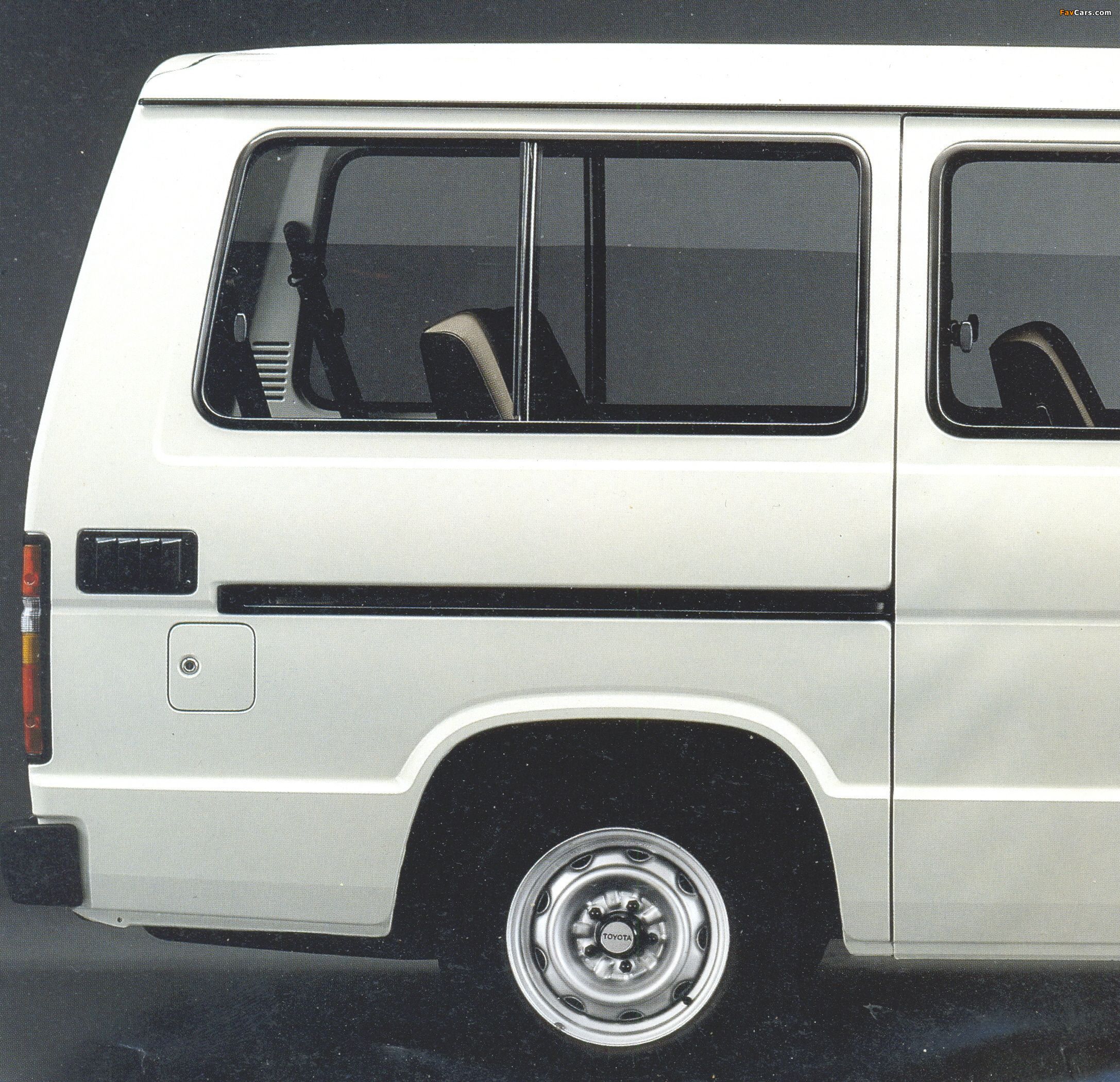 Images of Toyota Hiace Combi 1982–89 (2174 x 2100)