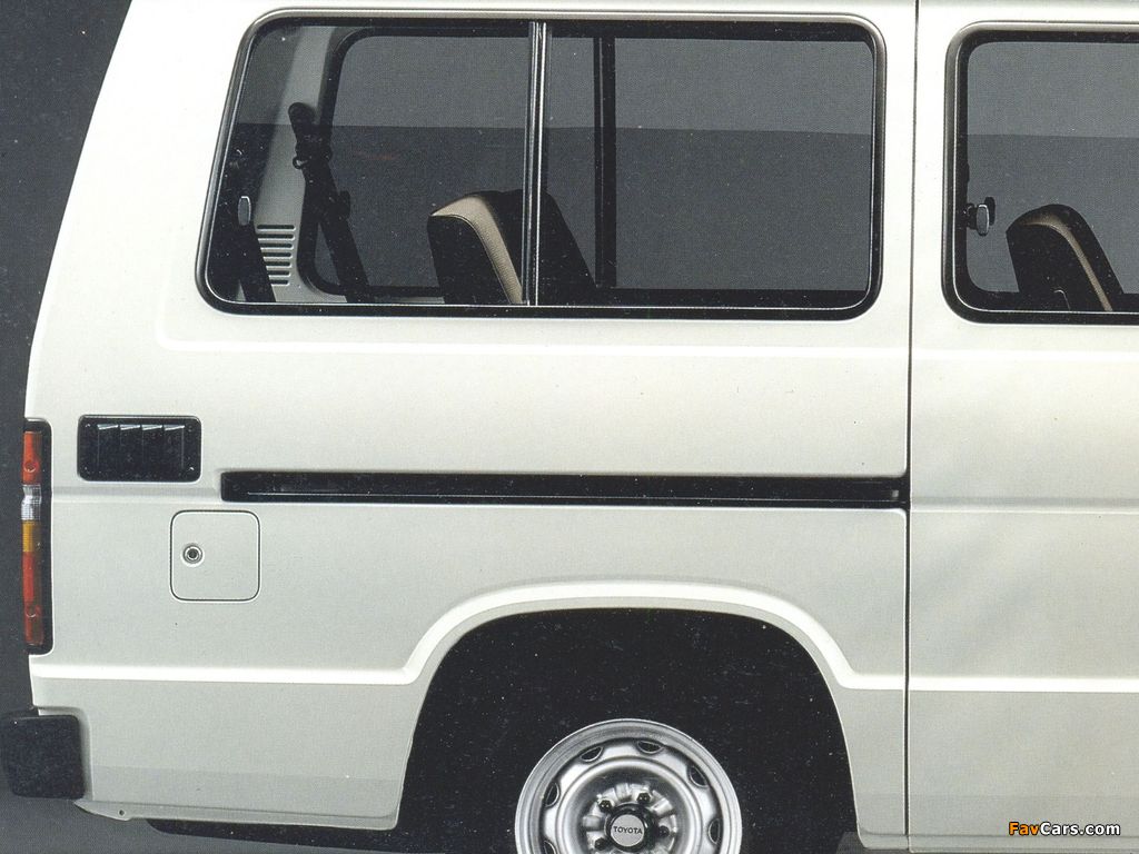 Images of Toyota Hiace Combi 1982–89 (1024 x 768)