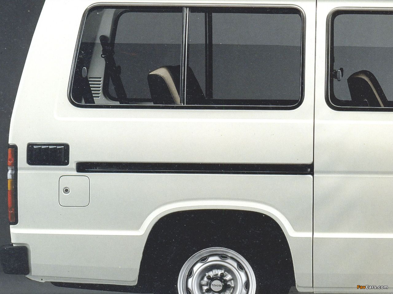 Images of Toyota Hiace Combi 1982–89 (1280 x 960)