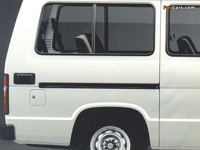 Images of Toyota Hiace Combi 1982–89 (640 x 480)