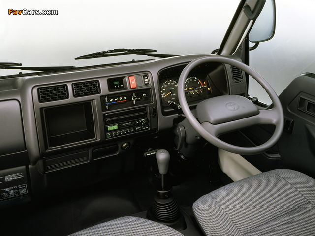 Images of Toyota Hiace Truck 1995–99 (640 x 480)