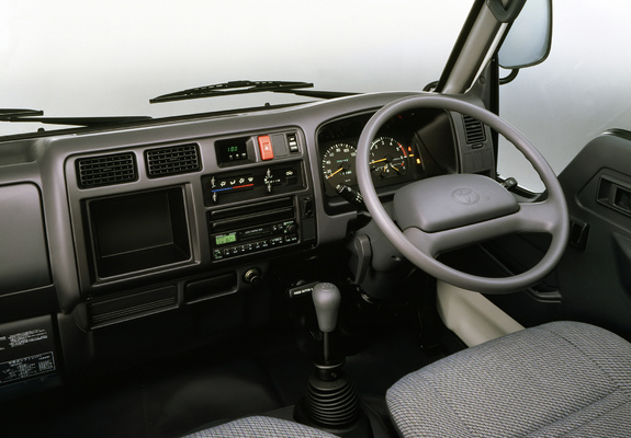 Images of Toyota Hiace Truck 1995–99