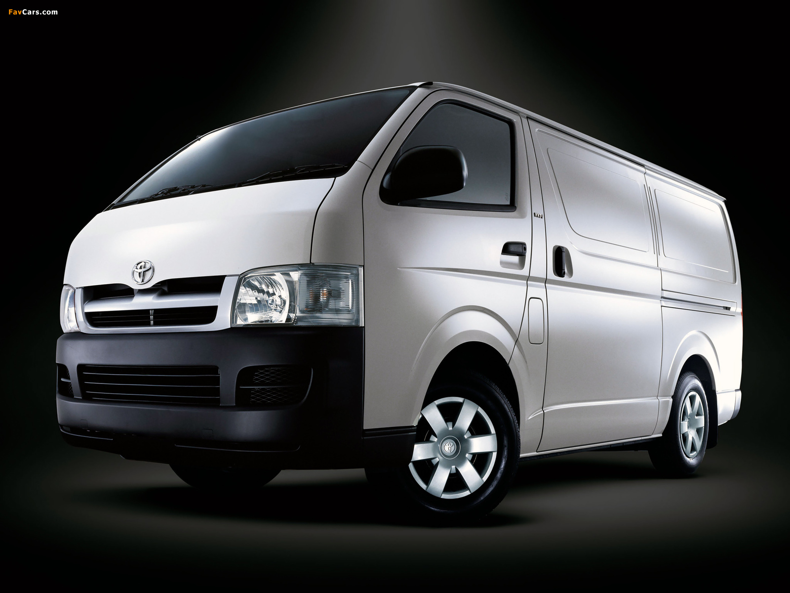 Images of Toyota Hiace LWB Van AU-spec 2004–10 (1600 x 1200)
