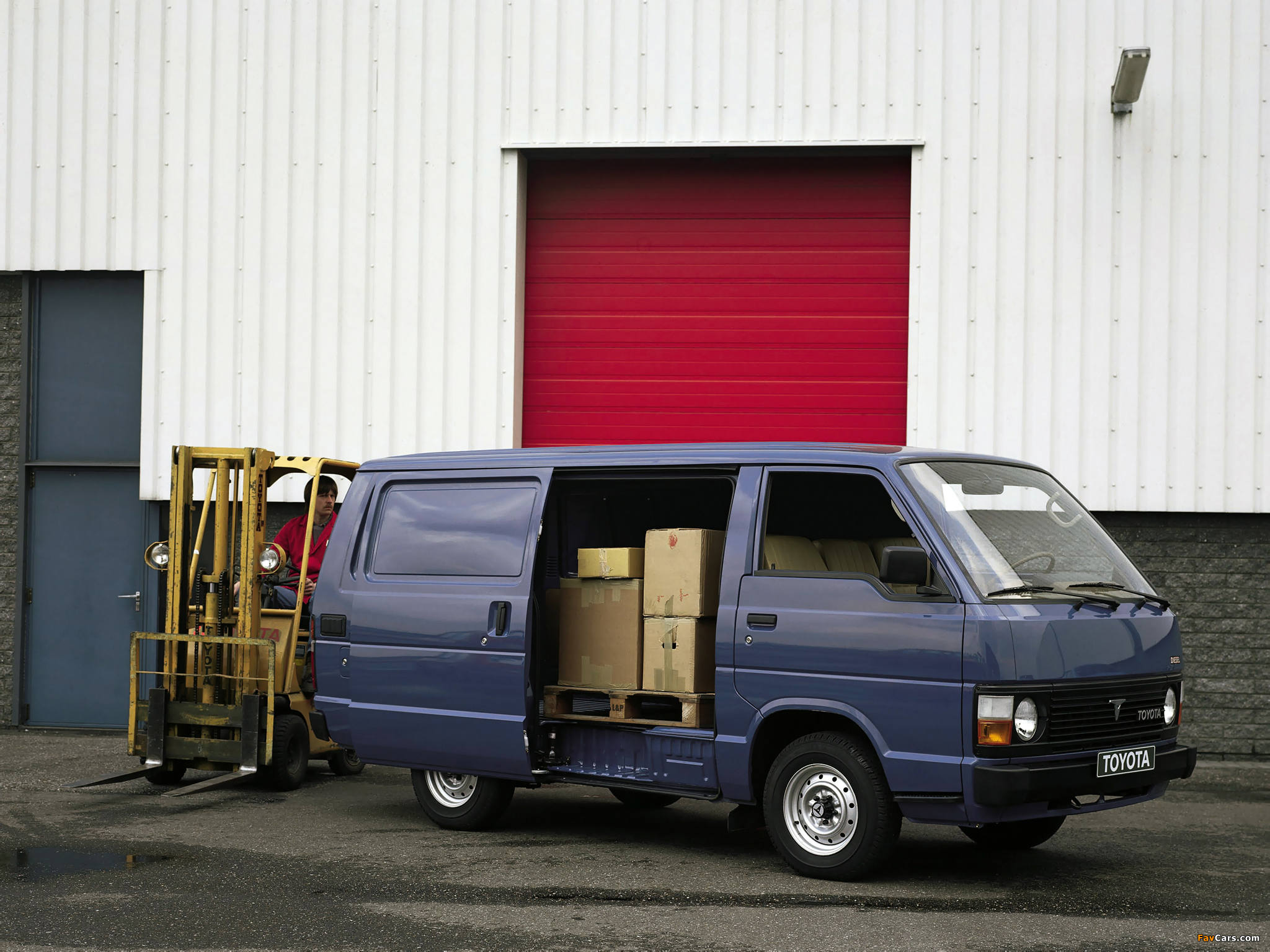 Photos of Toyota Hiace Van 1982–89 (2048 x 1536)