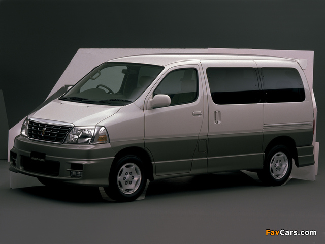 Photos of Toyota Grand Hiace 1999–2002 (640 x 480)