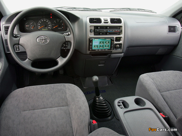 Photos of Toyota Hiace 2006–09 (640 x 480)