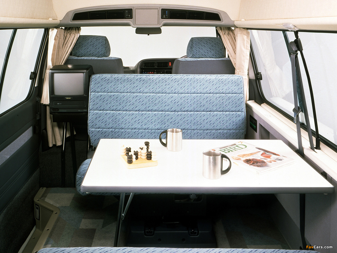 Pictures of Toyota Hiace Cruising Cabin High Roof 1993–99 (1280 x 960)