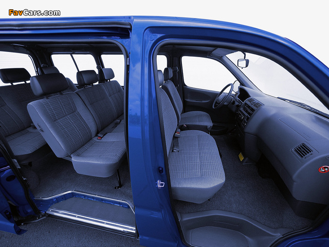 Pictures of Toyota Hiace 1995–2006 (640 x 480)