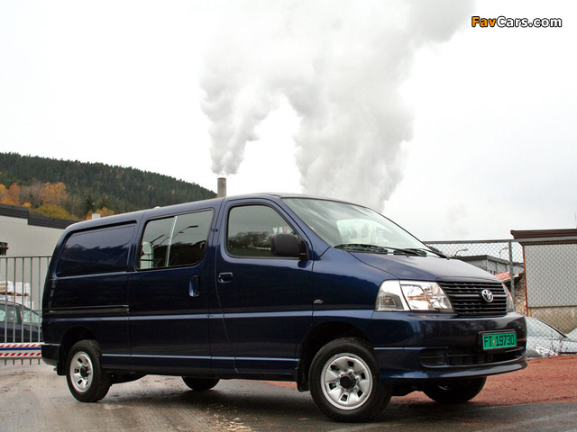 Pictures of Toyota Touring Hiace 1999–2002 (640 x 480)
