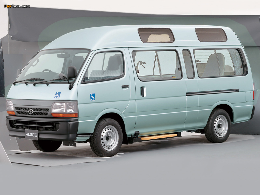 Pictures of Toyota Hiace Personal Chair Cab JP-spec (RZH112V) 1999–2004 (1024 x 768)