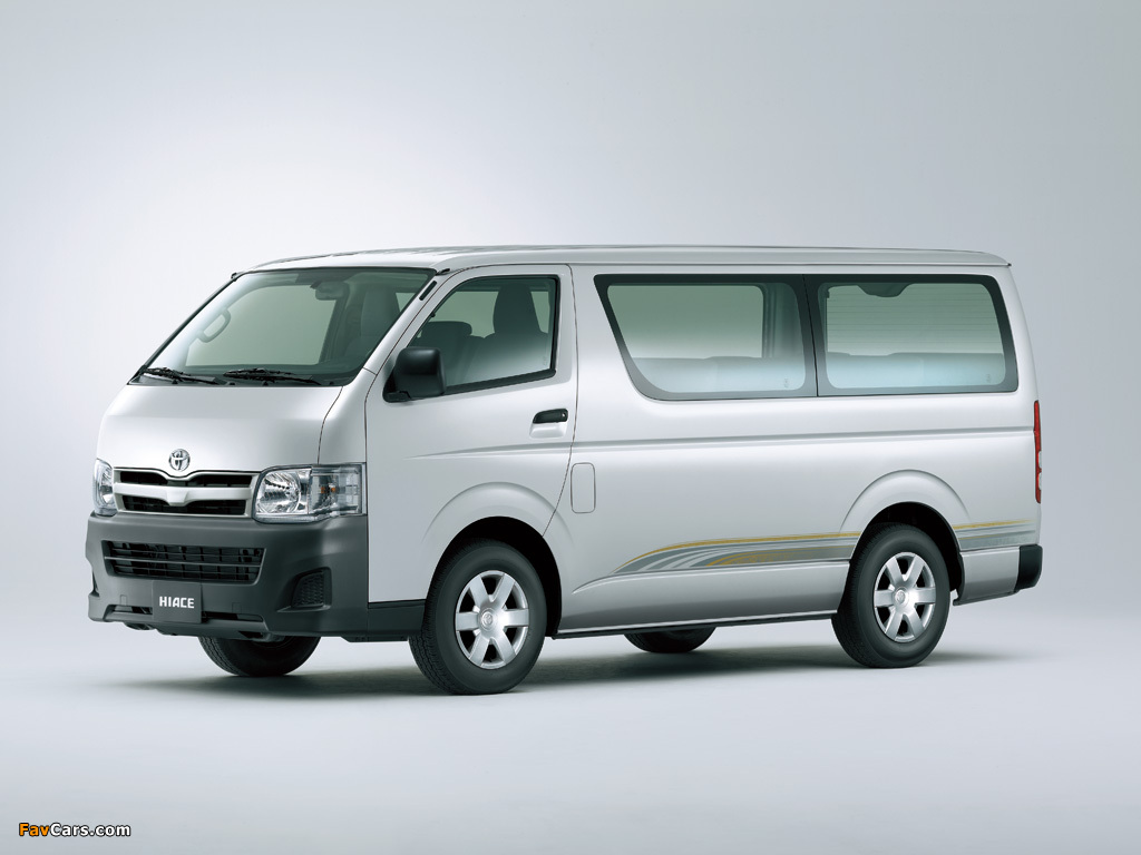 Pictures of Toyota Hiace Combi JP-spec 2004–10 (1024 x 768)