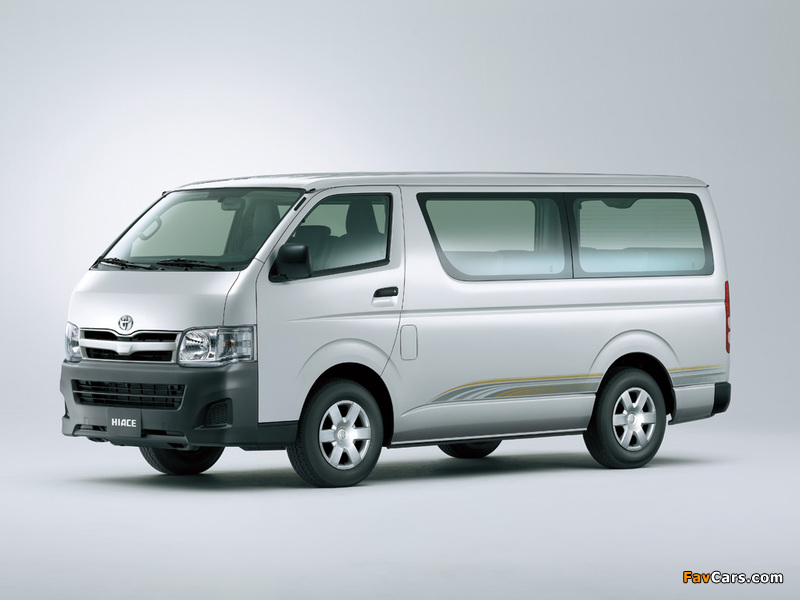 Pictures of Toyota Hiace Combi JP-spec 2004–10 (800 x 600)