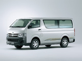 Pictures of Toyota Hiace Combi JP-spec 2004–10