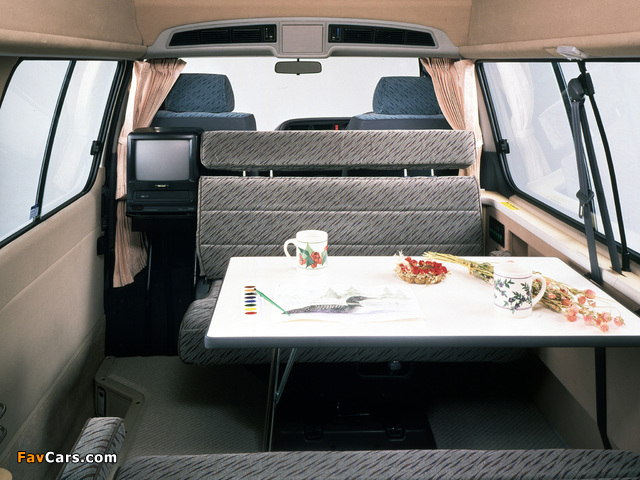 Toyota Hiace Cruising Cabin High Roof 1993–99 images (640 x 480)