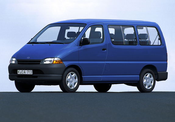 Toyota Hiace 1995–2006 images