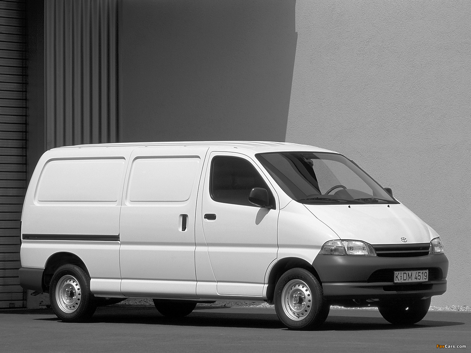Toyota Hiace Van 1995–2006 photos (1600 x 1200)