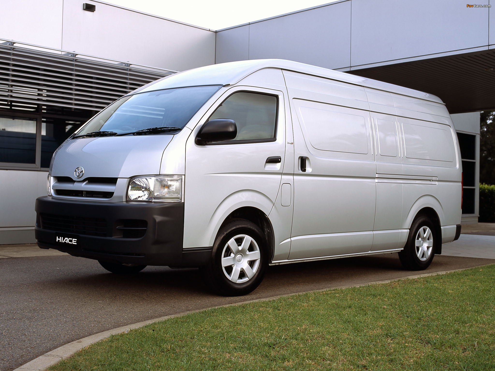 Toyota Hiace Super LWB High Roof Van AU-spec 2004–10 images (2048 x 1536)