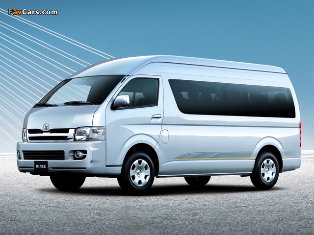 Toyota Hiace Combi High Roof 2004–10 photos (640 x 480)