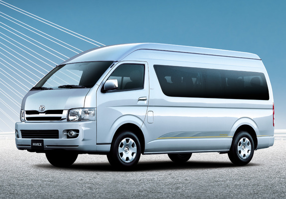 Toyota Hiace Combi High Roof 2004–10 photos