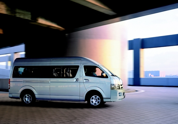 Toyota Hiace Combi High Roof 2004–10 pictures