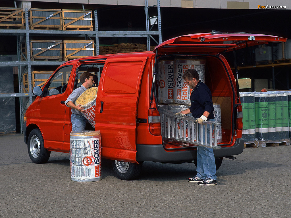 Toyota Hiace Van 1995–2006 wallpapers (1024 x 768)