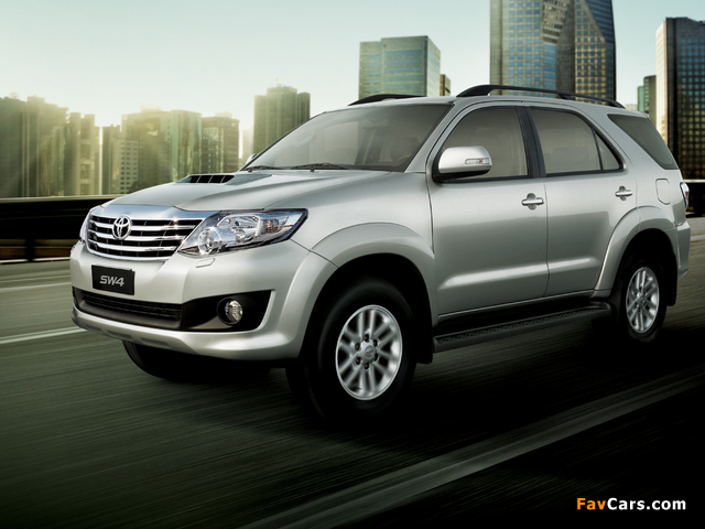 Images of Toyota Hilux SW4 2012 (640 x 480)