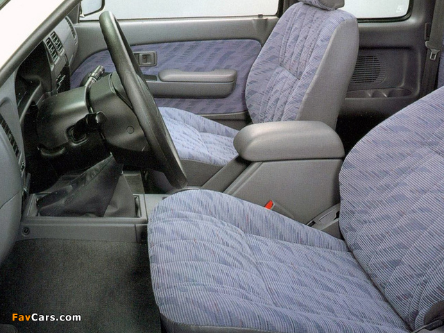 Images of Toyota Hilux Xtra Cab 1997–2001 (640 x 480)