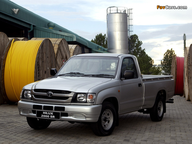 Images of Toyota Hilux 2000 SR Single Cab ZA-spec 2001–05 (640 x 480)