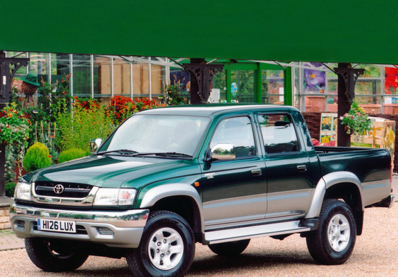 Images of Toyota Hilux Double Cab UK-spec 2001–05