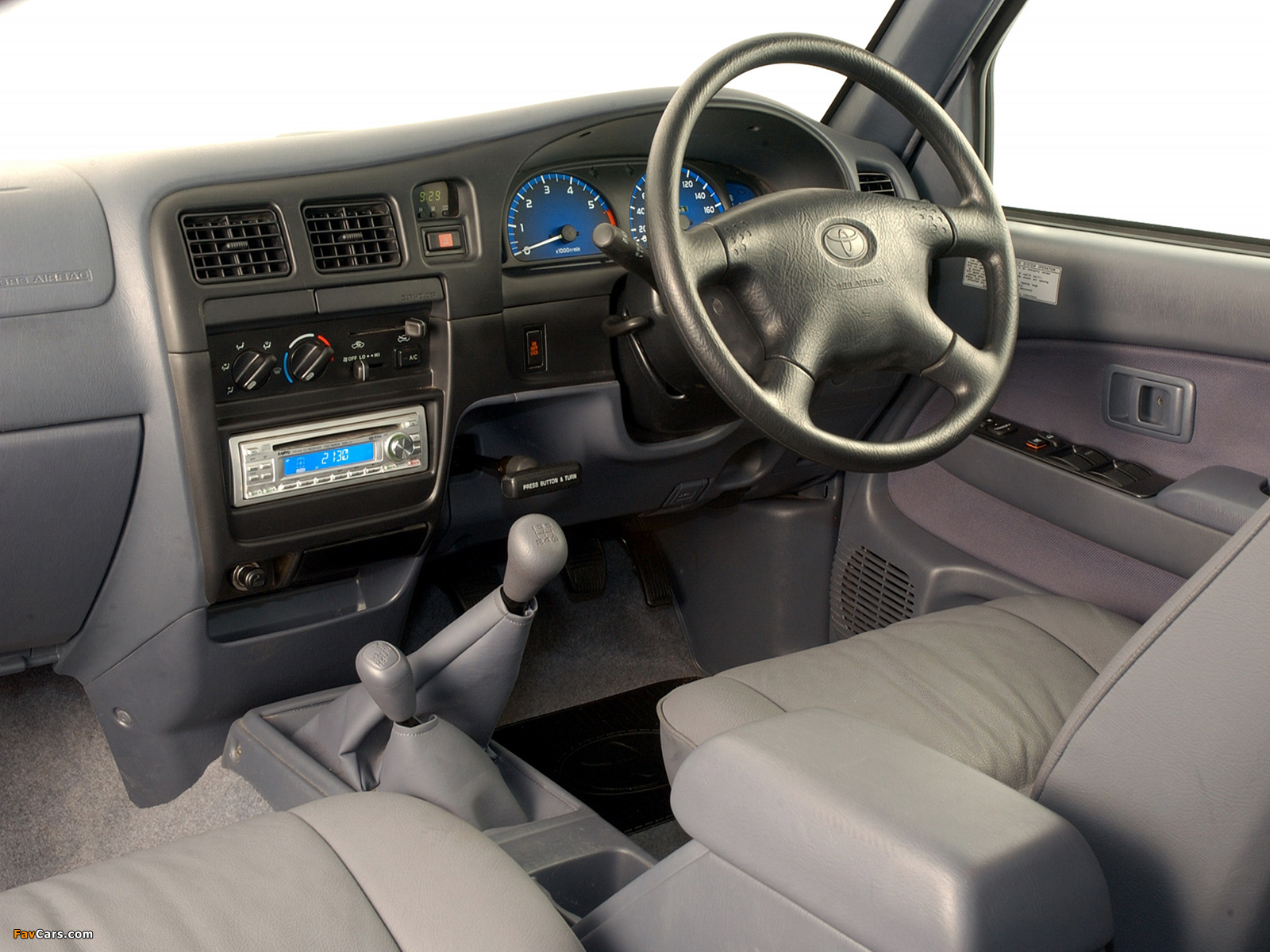 Images of Toyota Hilux 2700i Legend 35 Double Cab 2004 (1600 x 1200)