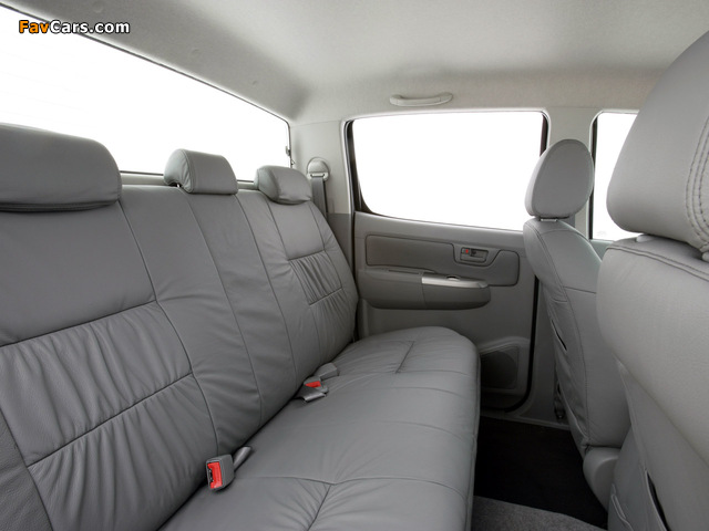 Images of Toyota Hilux Double Cab 2005–08 (640 x 480)