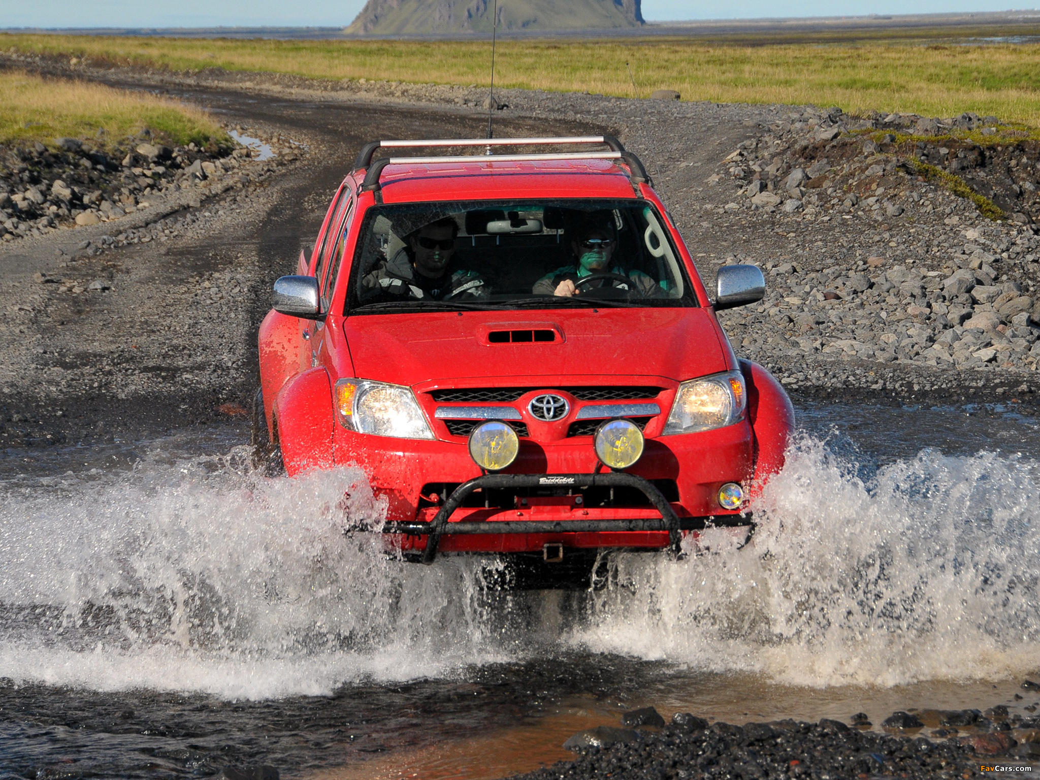 Images of Arctic Trucks Toyota Hilux Invincible AT38 2007 (2048 x 1536)